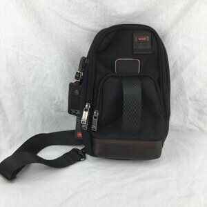 TUMI SLING BAG In black
